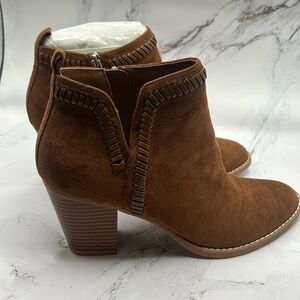 Dolce Vita DV Brown Suede Booties Women’s 9.5 NWT Ankle Boots New with Tags